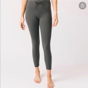 Sage Pocket Drawstring Luxe 7/8 (24”) (4)